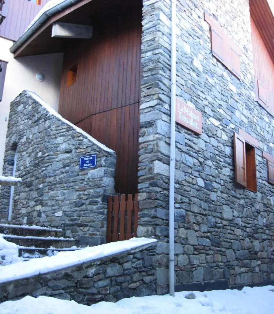 Apartment Residence La Maison Tresallet - Studio Au Coeur De La Station Mae-9324 La Plagne